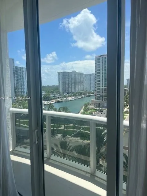 15901 Collins Ave #604 Sunny Isles Beach, FL 33160