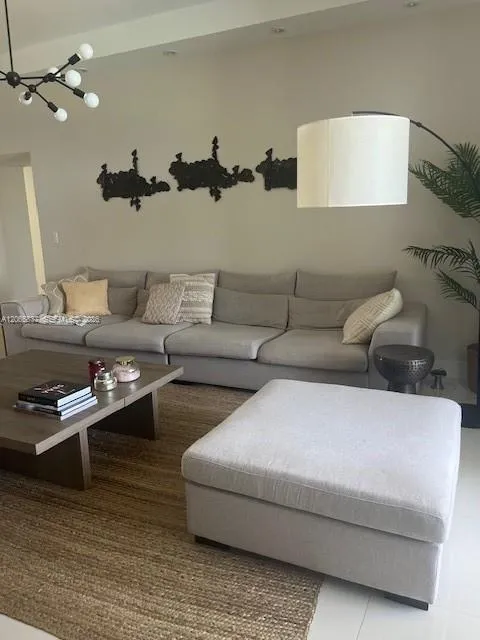 15901 Collins Ave #604 Sunny Isles Beach, FL 33160