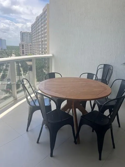 15901 Collins Ave #604 Sunny Isles Beach, FL 33160