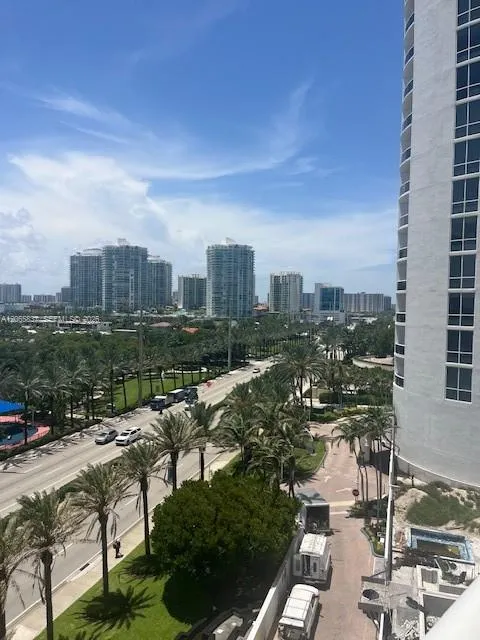 15901 Collins Ave #604 Sunny Isles Beach, FL 33160