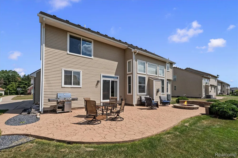 25655 Coach Lane Lyon Charter Township, MI 48178