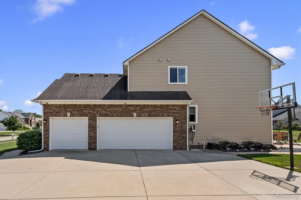 25655 Coach Lane Lyon Charter Township, MI 48178