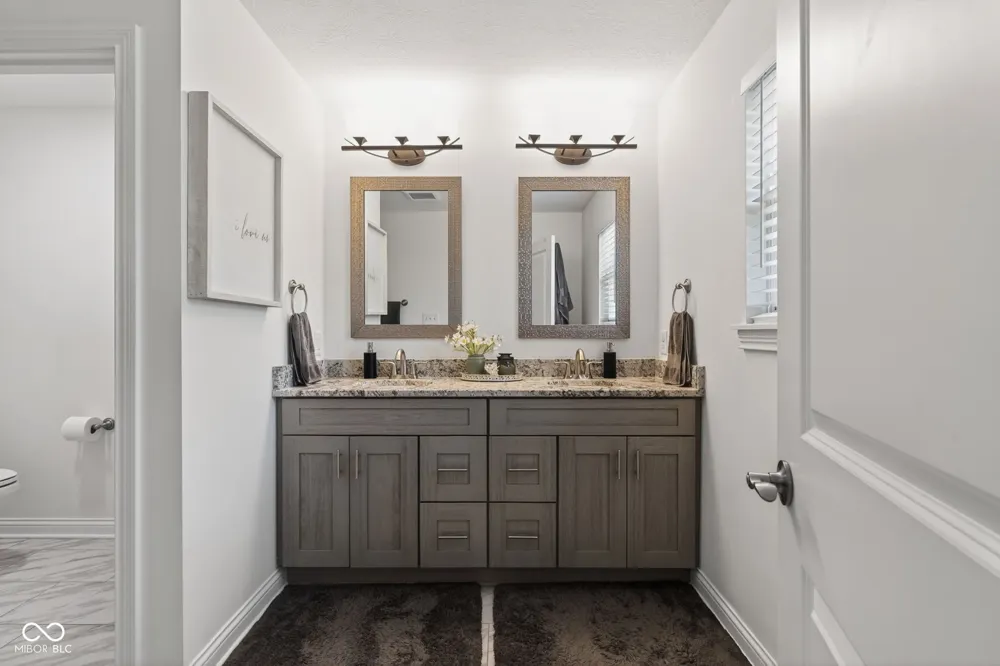 9737 Thorne Cliff Way #104 Fishers, IN 46037