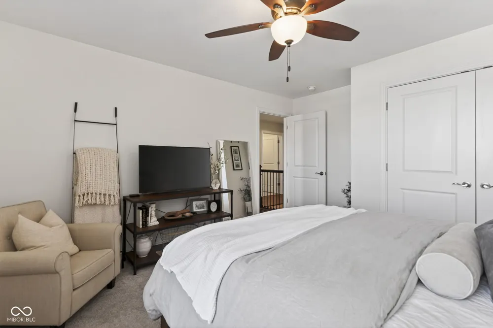 9737 Thorne Cliff Way #104 Fishers, IN 46037