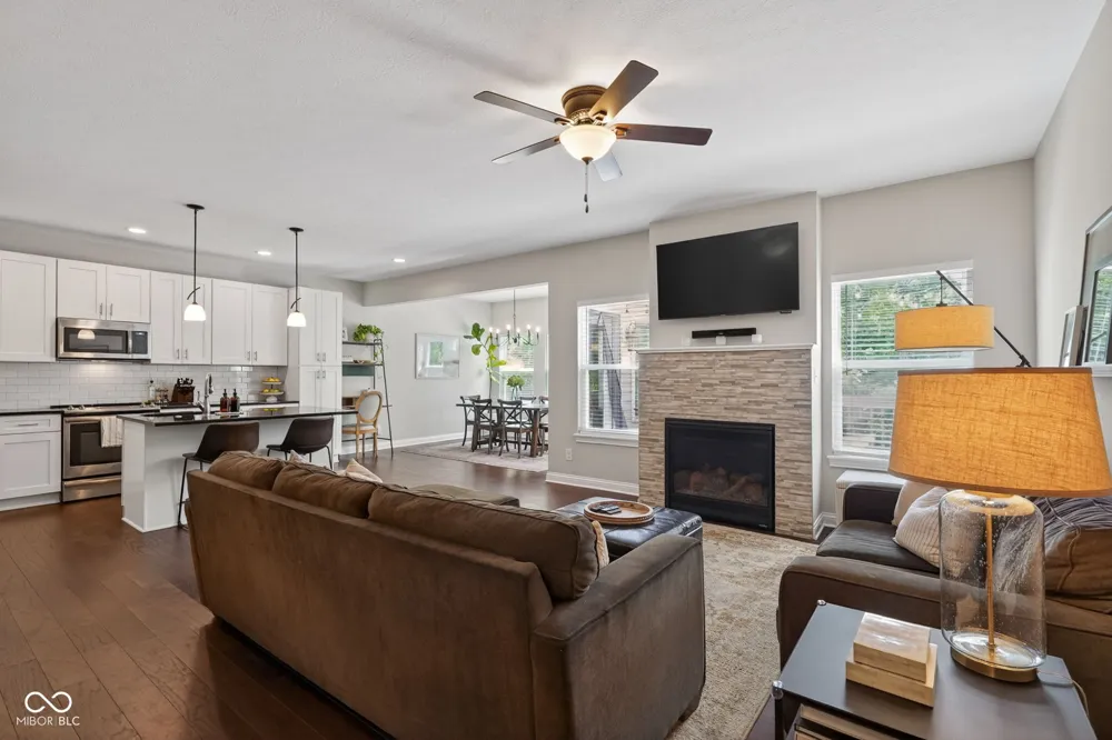 9737 Thorne Cliff Way #104 Fishers, IN 46037