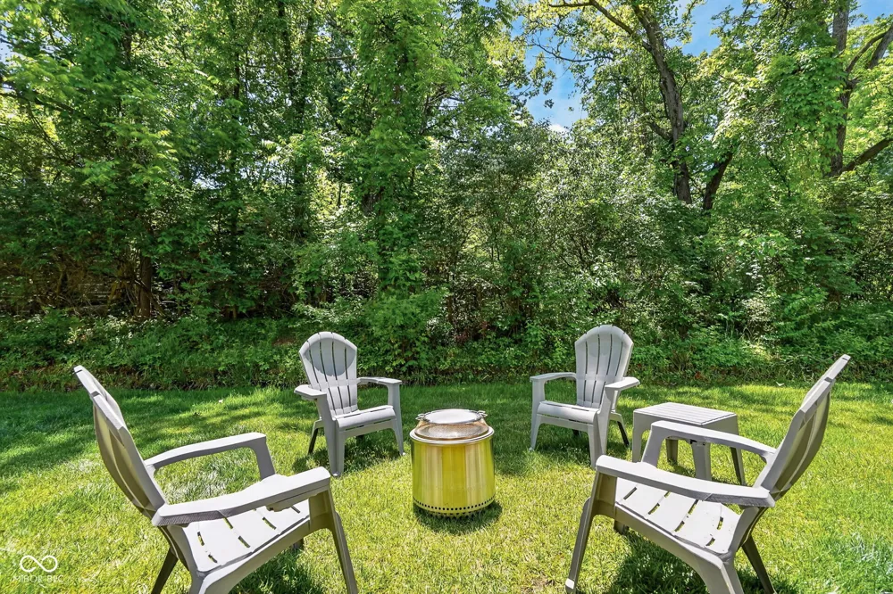 9737 Thorne Cliff Way #104 Fishers, IN 46037
