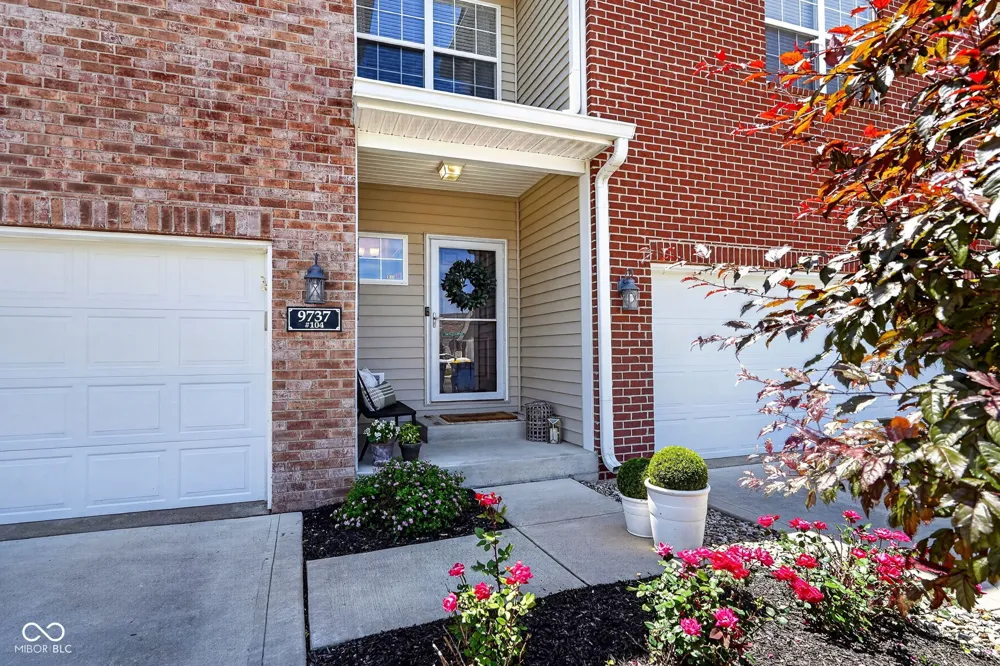 9737 Thorne Cliff Way #104 Fishers, IN 46037