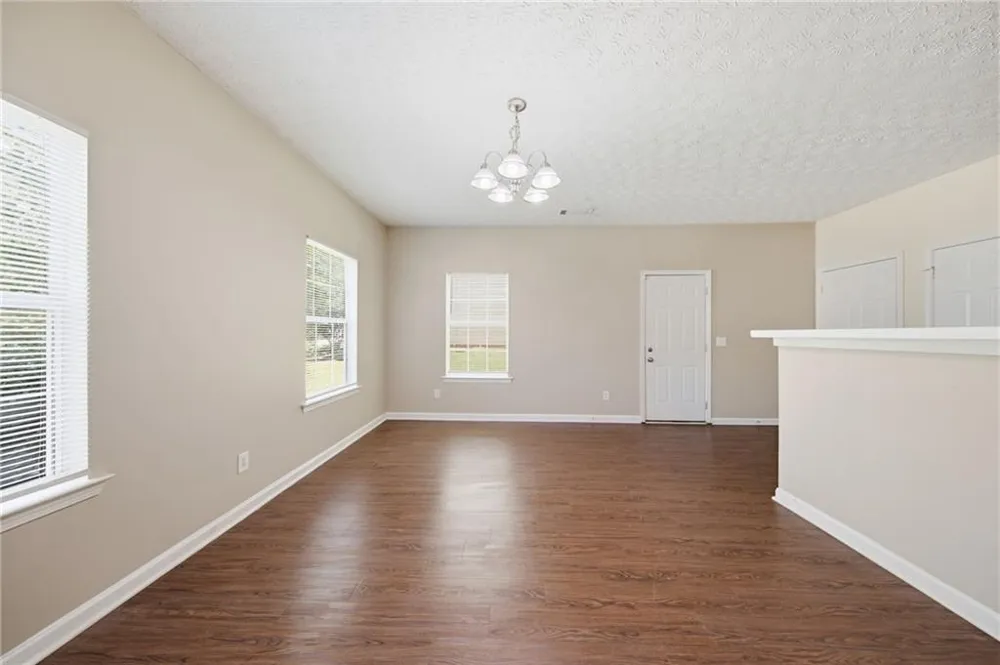 4516 Swan Trace Union City, GA 30349