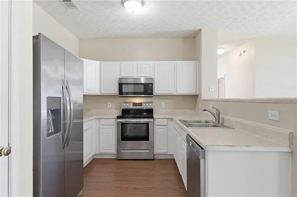 4516 Swan Trace Union City, GA 30349