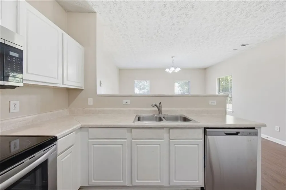 4516 Swan Trace Union City, GA 30349