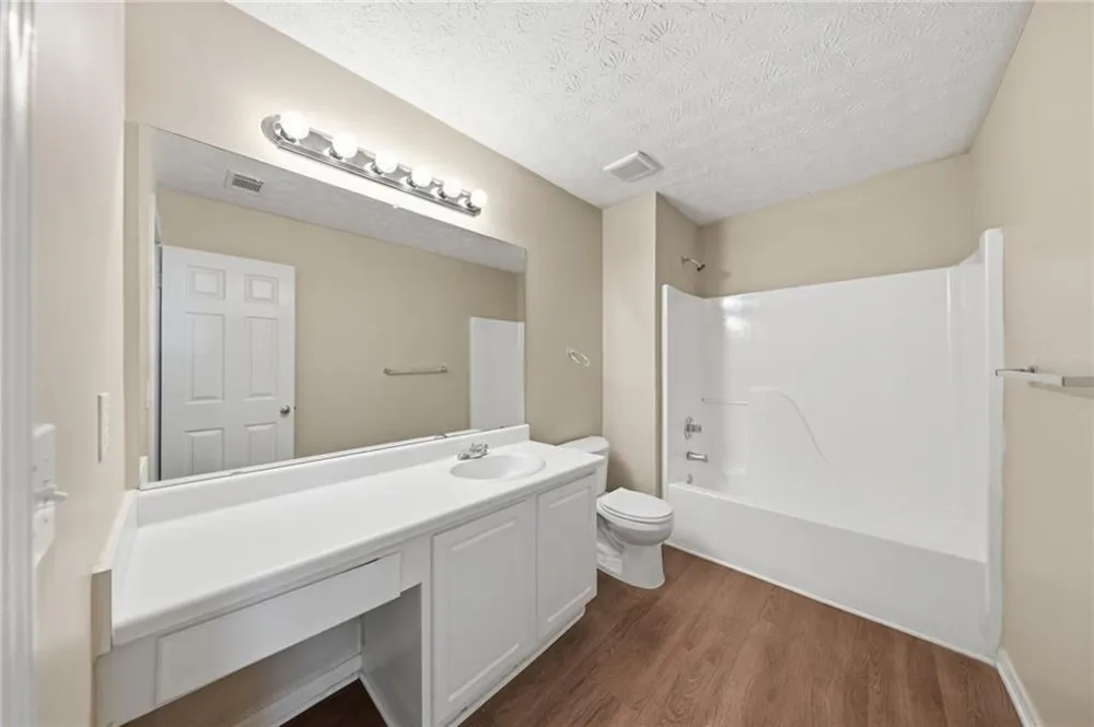 4516 Swan Trace Union City, GA 30349
