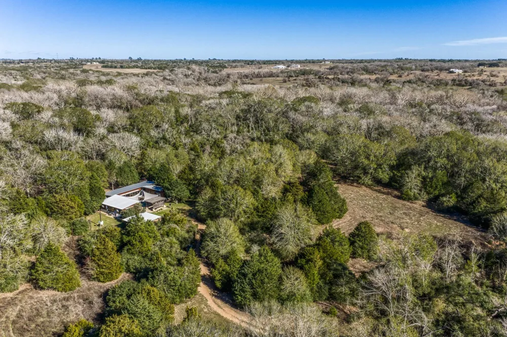 3408 Old Hwy 36 Bellville, TX 77418