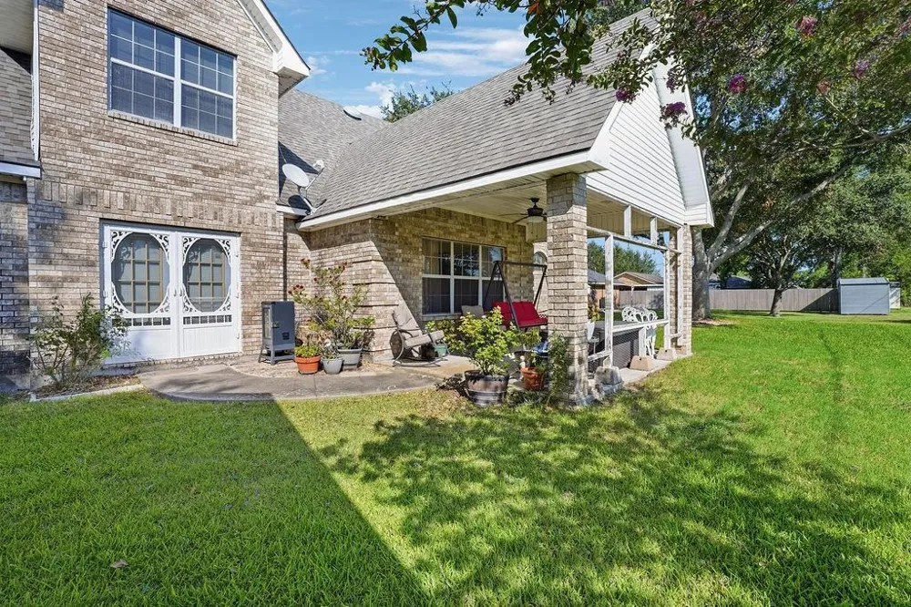 1615 Ambar Street El Campo, TX 77437