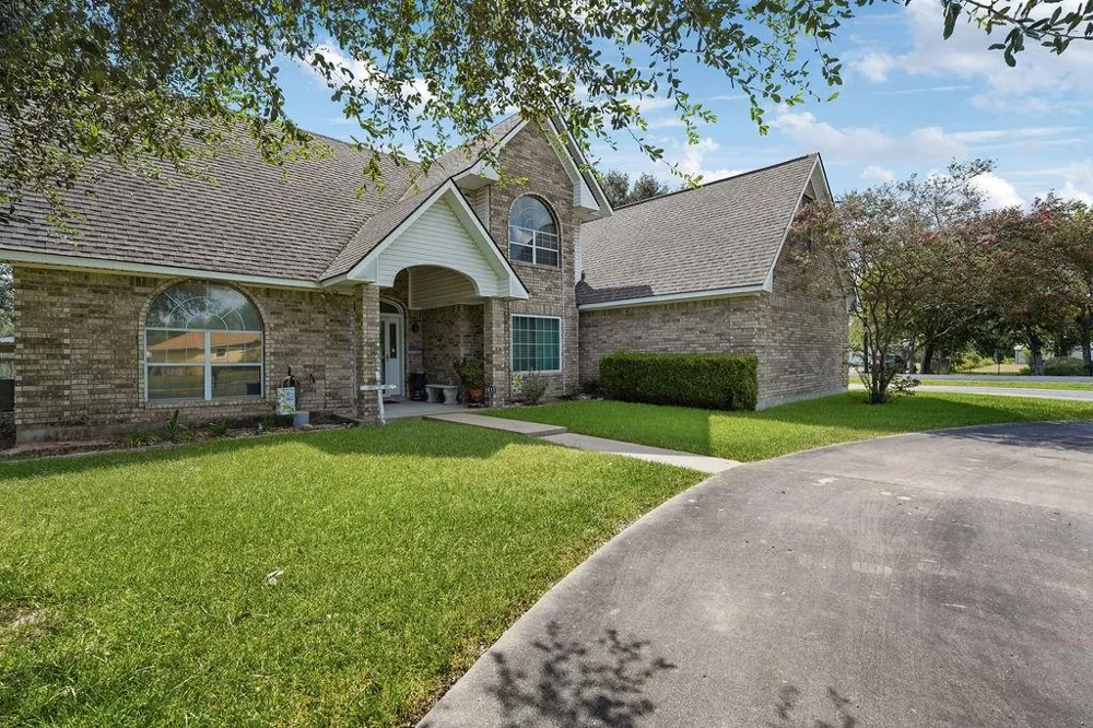 1615 Ambar Street El Campo, TX 77437