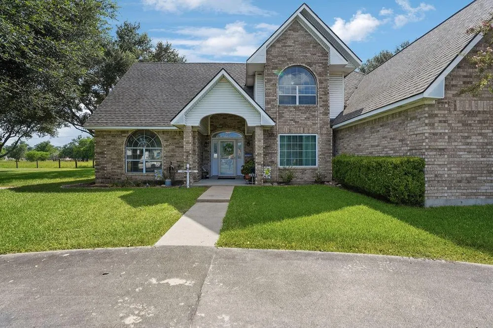 1615 Ambar Street El Campo, TX 77437