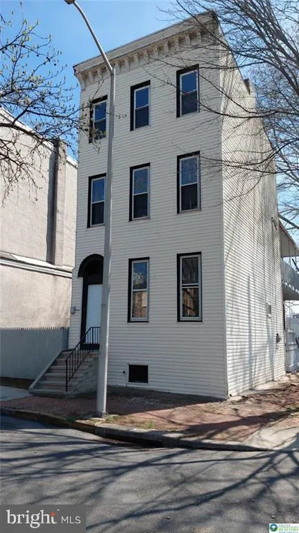 300 PINE STREET Reading, PA 19602