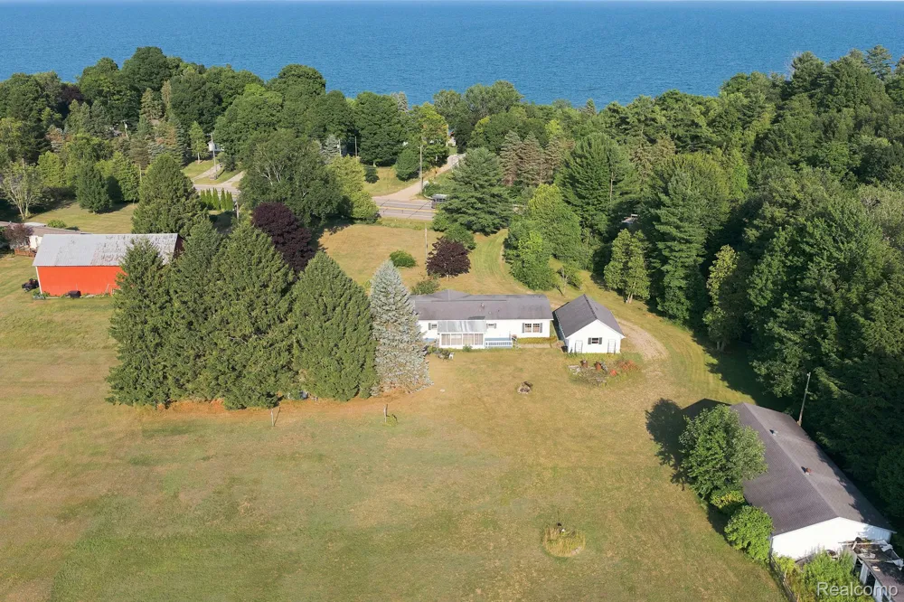 2390 Lakeshore Road Sanilac Township, MI 48401