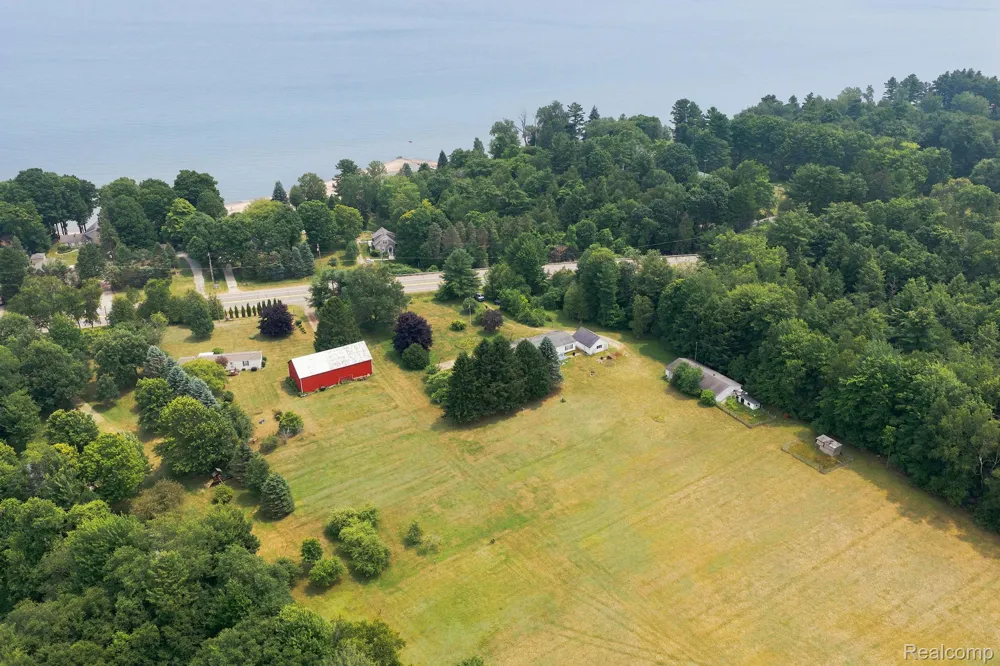 2390 Lakeshore Road Sanilac Township, MI 48401