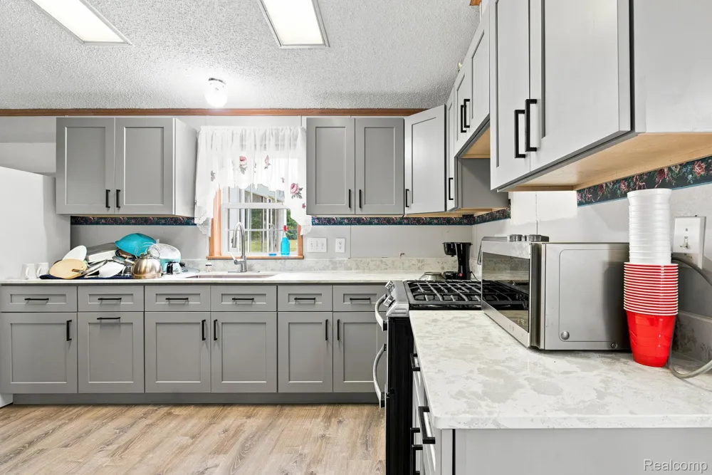 2390 Lakeshore Road Sanilac Township, MI 48401