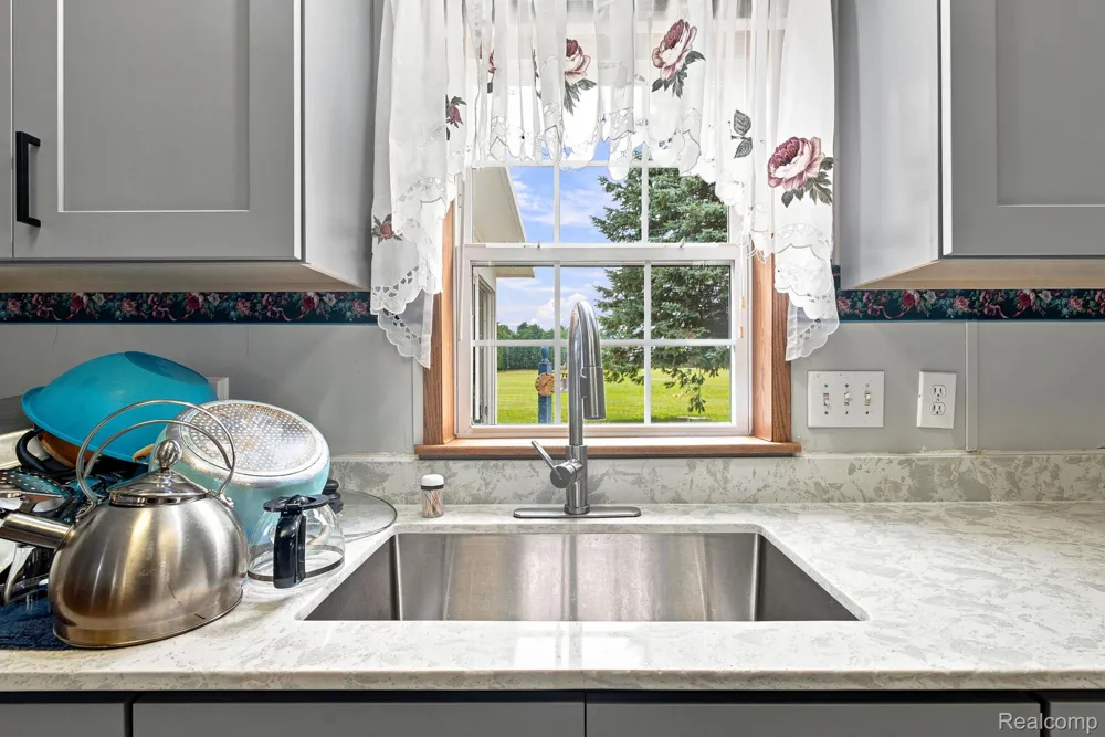 2390 Lakeshore Road Sanilac Township, MI 48401