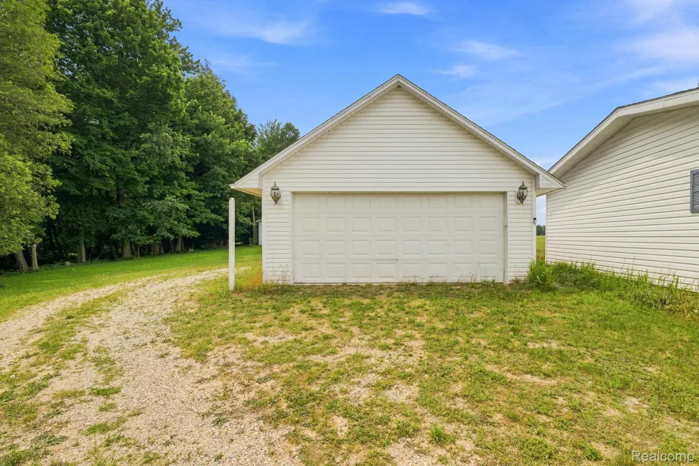2390 Lakeshore Road Sanilac Township, MI 48401