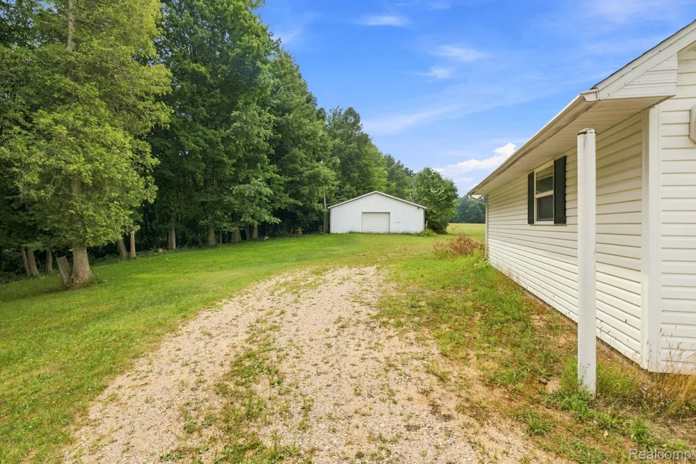 2390 Lakeshore Road Sanilac Township, MI 48401