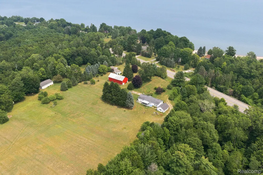2390 Lakeshore Road Sanilac Township, MI 48401