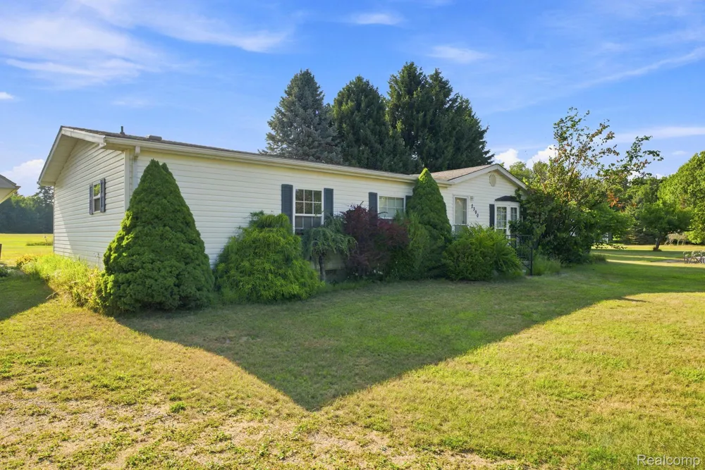 2390 Lakeshore Road Sanilac Township, MI 48401