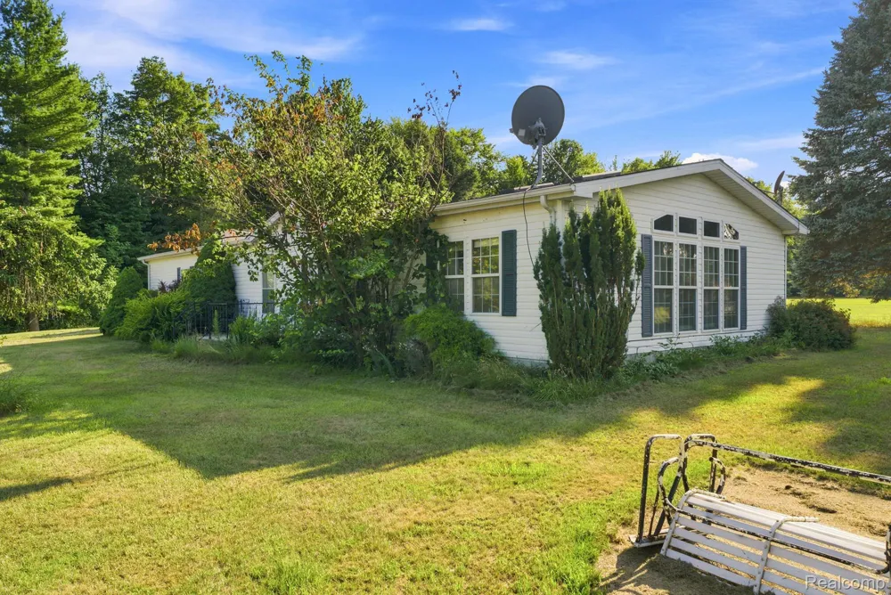 2390 Lakeshore Road Sanilac Township, MI 48401