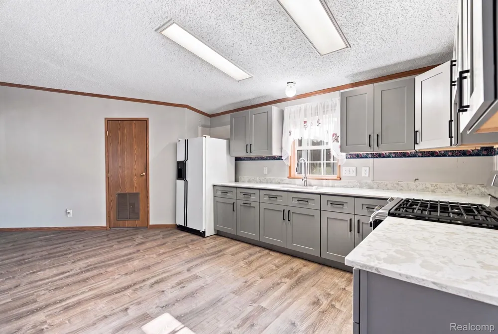 2390 Lakeshore Road Sanilac Township, MI 48401