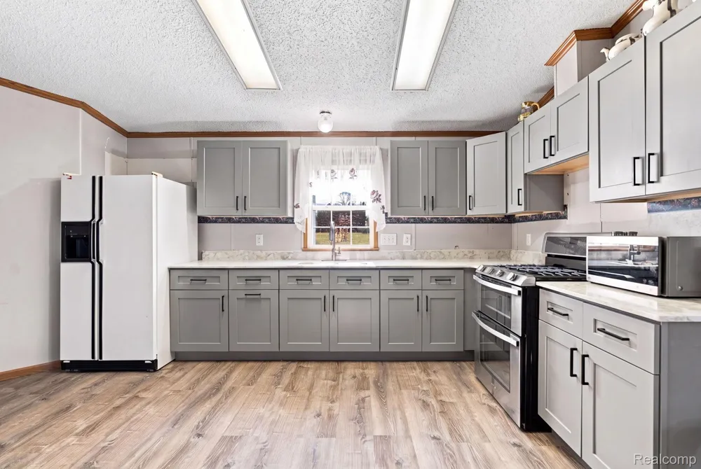 2390 Lakeshore Road Sanilac Township, MI 48401