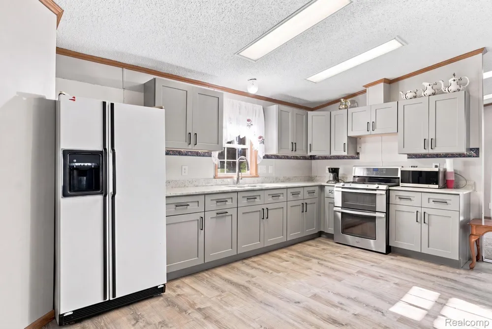 2390 Lakeshore Road Sanilac Township, MI 48401