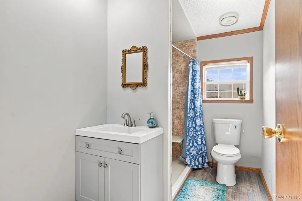 2390 Lakeshore Road Sanilac Township, MI 48401