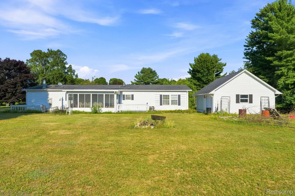 2390 Lakeshore Road Sanilac Township, MI 48401