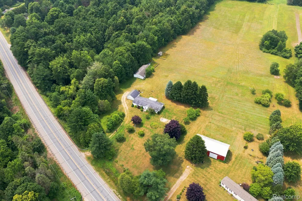 2390 Lakeshore Road Sanilac Township, MI 48401