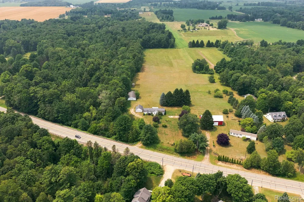 2390 Lakeshore Road Sanilac Township, MI 48401
