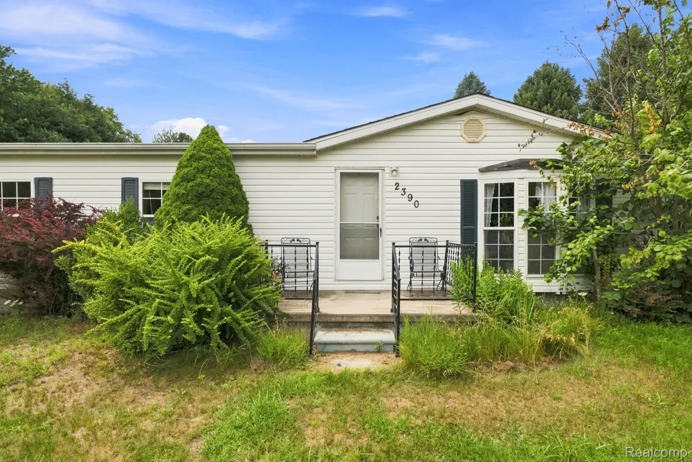 2390 Lakeshore Road Sanilac Township, MI 48401