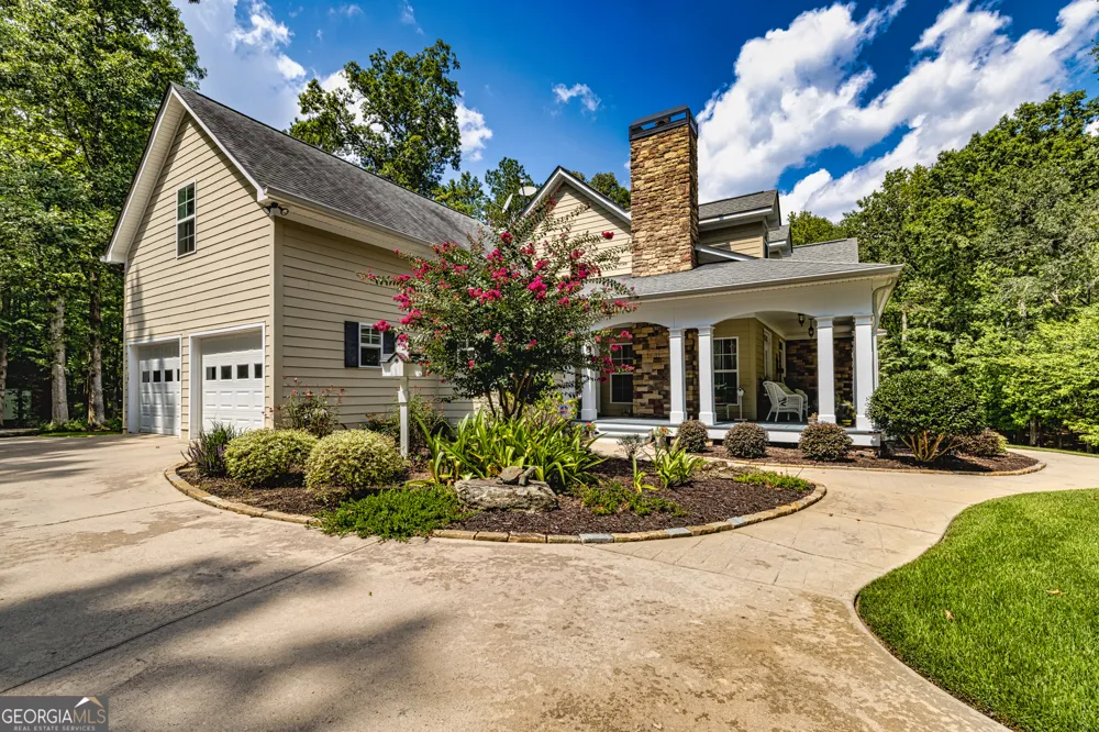 210 Mockingbird LN Brooks, GA 30205
