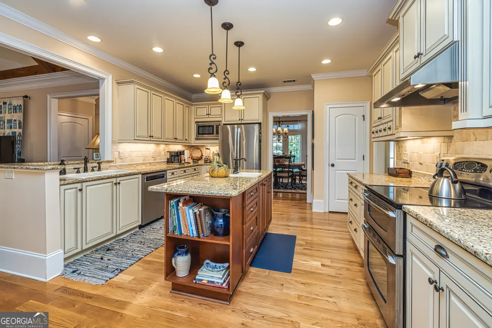 210 Mockingbird LN Brooks, GA 30205