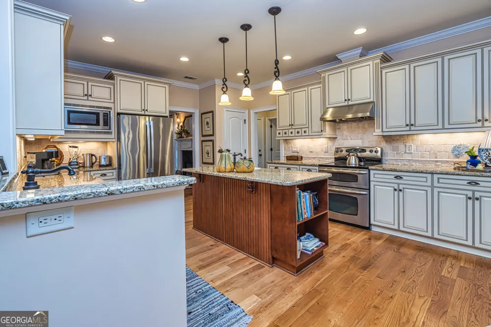 210 Mockingbird LN Brooks, GA 30205