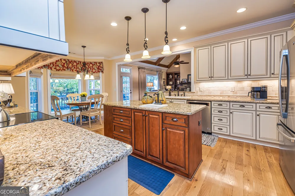 210 Mockingbird LN Brooks, GA 30205