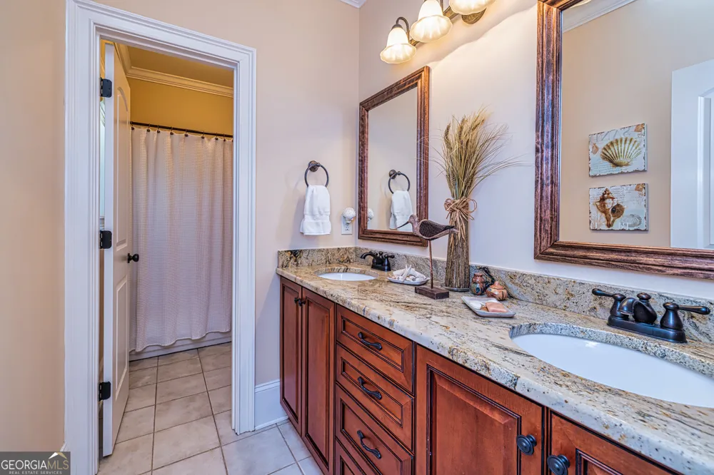 210 Mockingbird LN Brooks, GA 30205