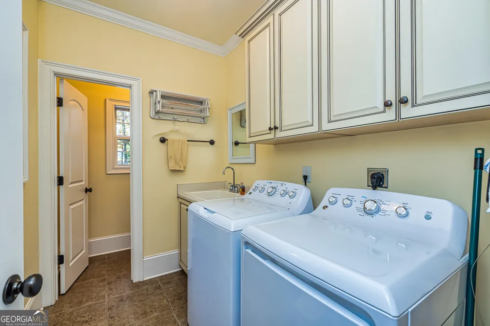 210 Mockingbird LN Brooks, GA 30205