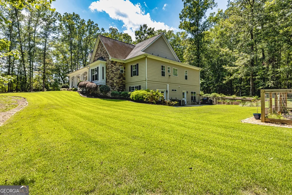 210 Mockingbird LN Brooks, GA 30205