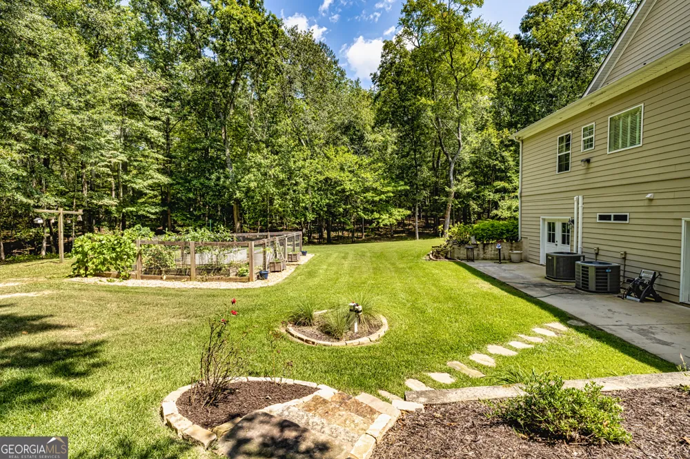 210 Mockingbird LN Brooks, GA 30205