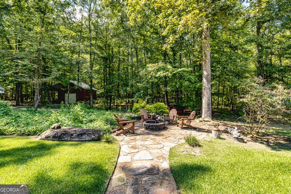210 Mockingbird LN Brooks, GA 30205