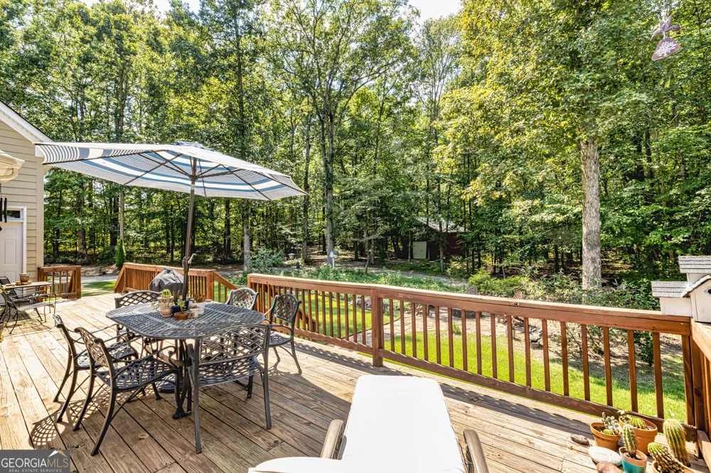 210 Mockingbird LN Brooks, GA 30205