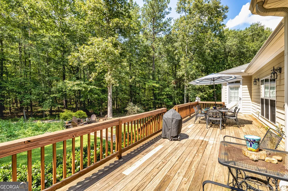 210 Mockingbird LN Brooks, GA 30205