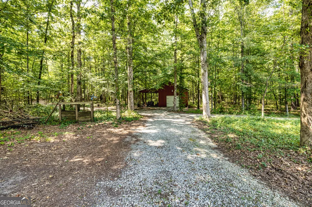 210 Mockingbird LN Brooks, GA 30205