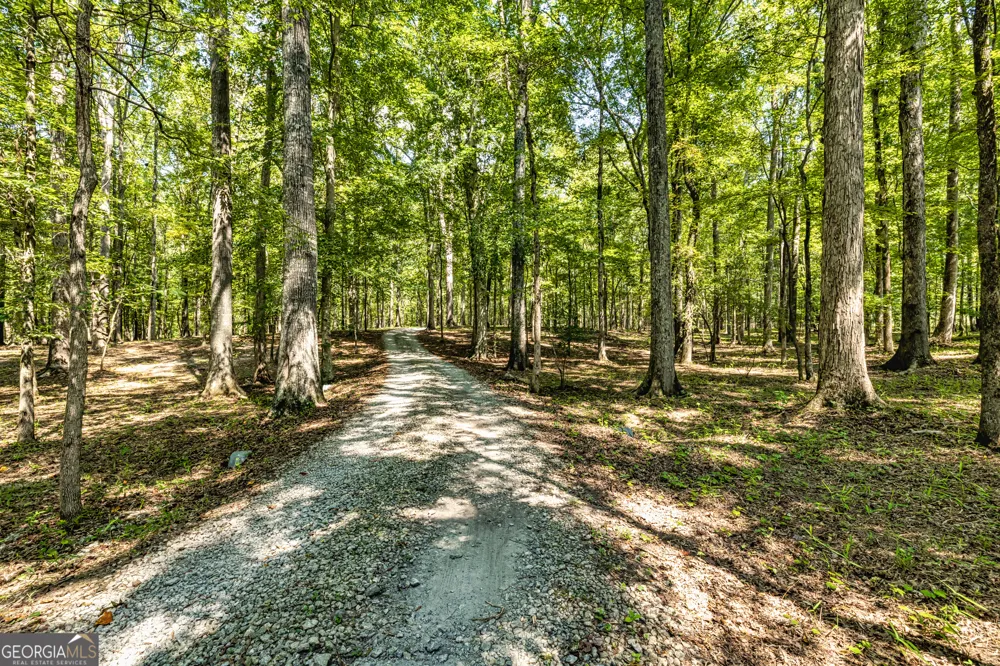210 Mockingbird LN Brooks, GA 30205